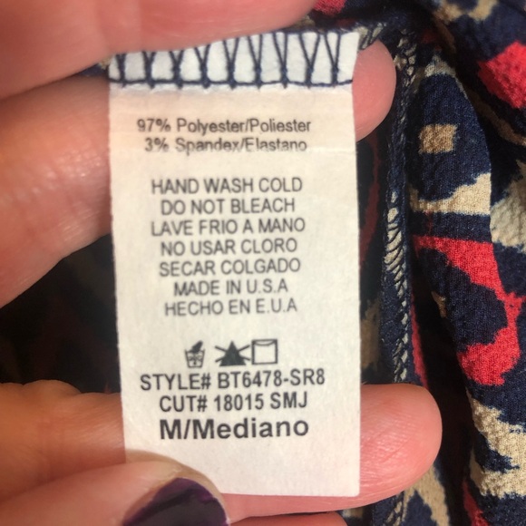 Geometric Patterned Women's Top - Picture 5 of 8